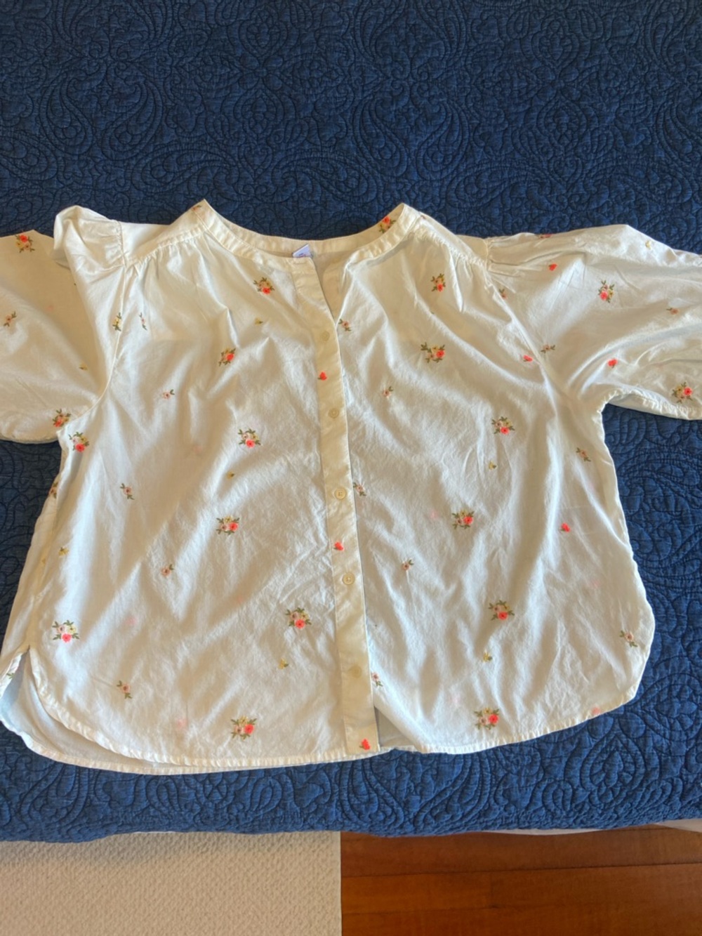 Old Navy embroidered floral blouse
